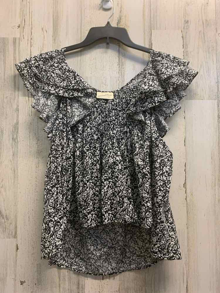 NWT UNIVERSAL THREADS Tops Size XL BLACK/WHITE Floral RUFFLE Shirt/BLACK/WHITE F