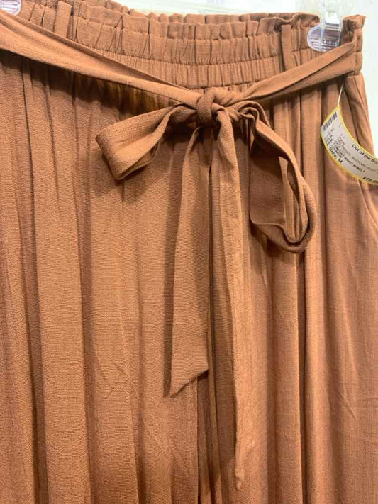 PRE-OWNED Size M LULAROE BOTTOMS RUST Solid WIDE LEG Pants