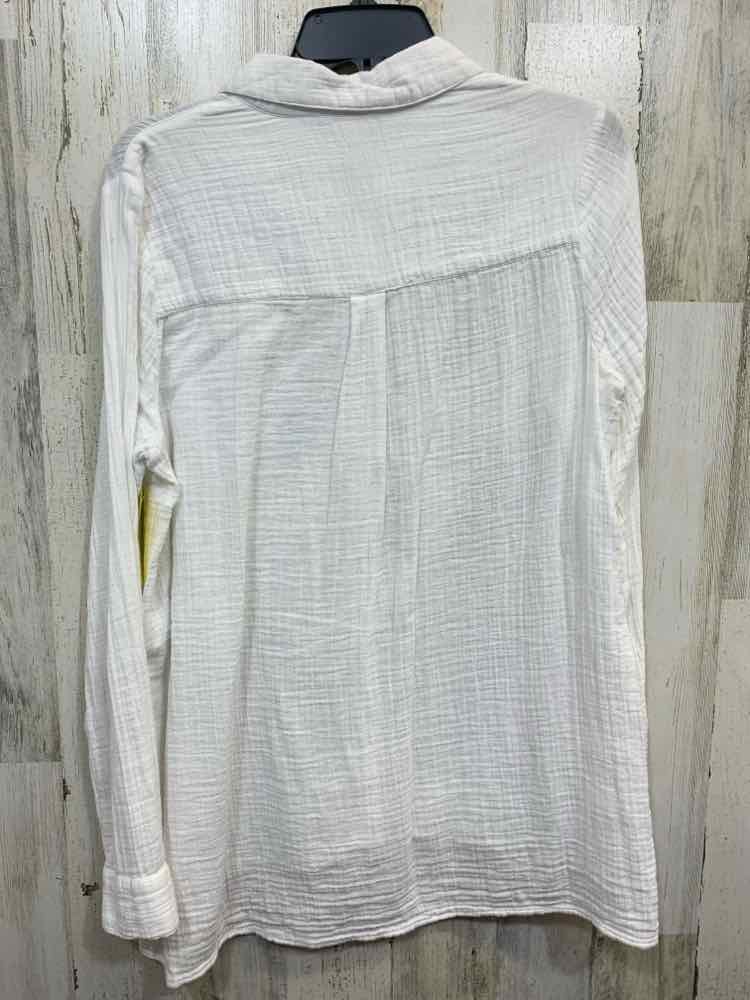 PRE-OWNED NEW DIRECTIONS Tops Size M White Solid TUNIC Blouse/LONG SLEEVE BUTTON