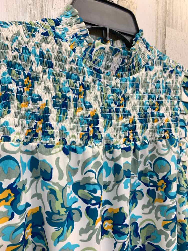 PRE-OWNED THML Tops Size XS WHT/BLU/AQUA Floral SLEEVELESS/MOCK NECK Blouse