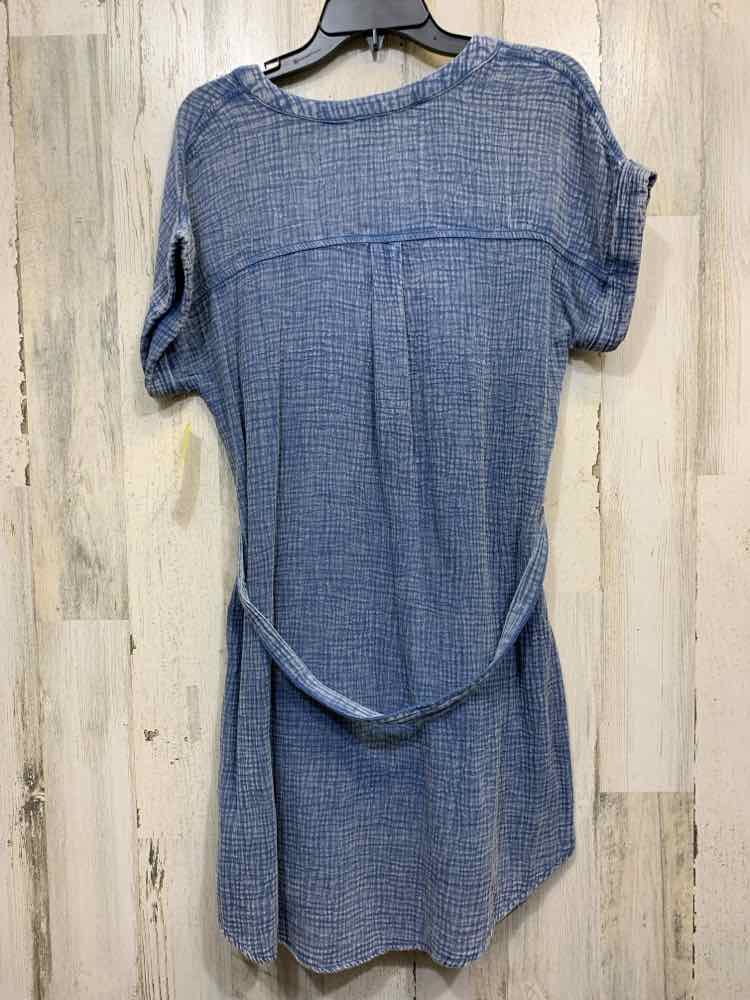 NWT BLUE PEPPER Dresses and Skirts Size L Blue TIE WAIST Dress