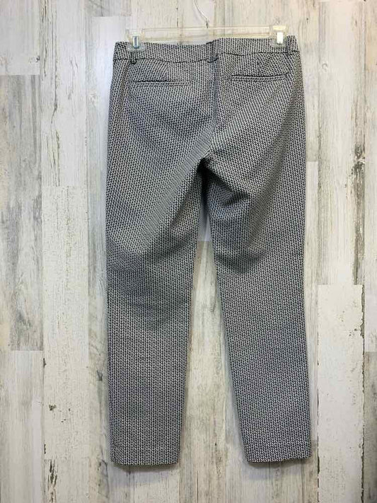 PRE-OWNED Size 4 LILA ROSE BOTTOMS BLACK/WHITE ABSTRACT PANTS Pants/BLACK/WHITE