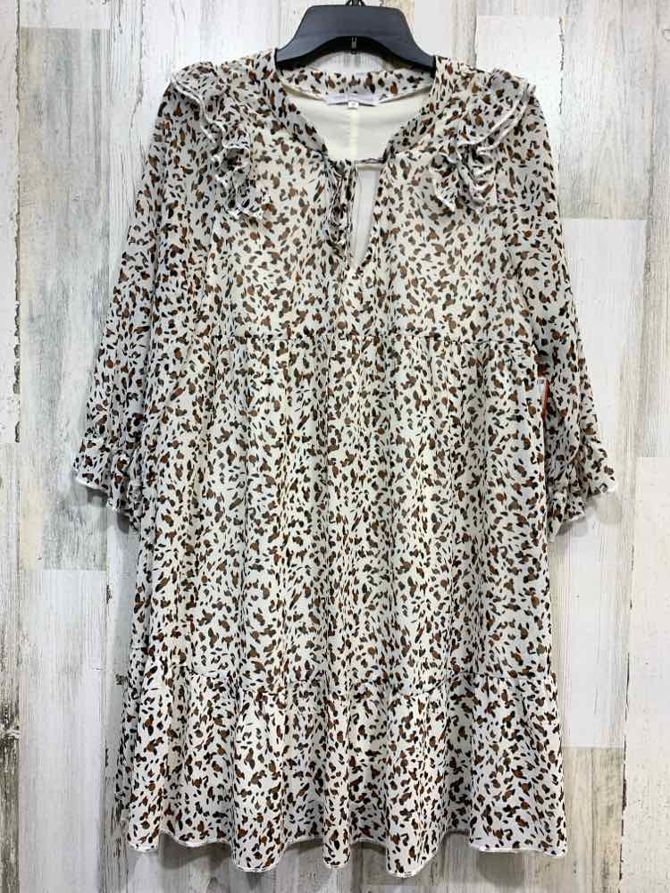PRE-OWNED MISS SPARKLING/ABSTRACT SPOTTED PRINT 3/4 SLEEVE RUFFLE NECK