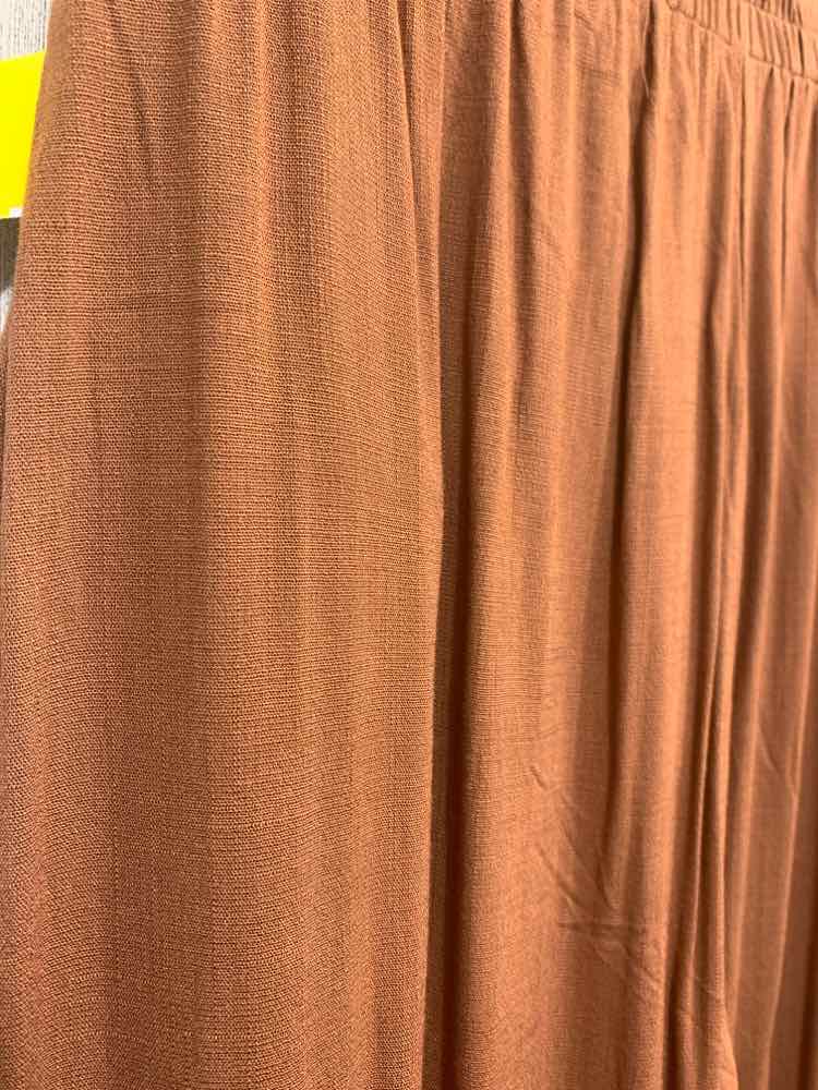 PRE-OWNED Size M LULAROE BOTTOMS RUST Solid WIDE LEG Pants