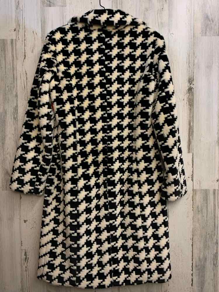 PRE-OWNED EXPRESS JACKETS / COATS Size 5/6 WHT/BLACK Houndstooth Jacket/FUZZY