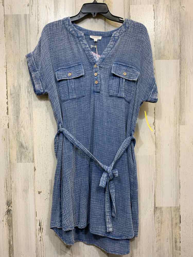 NWT BLUE PEPPER Dresses and Skirts Size L Blue TIE WAIST Dress