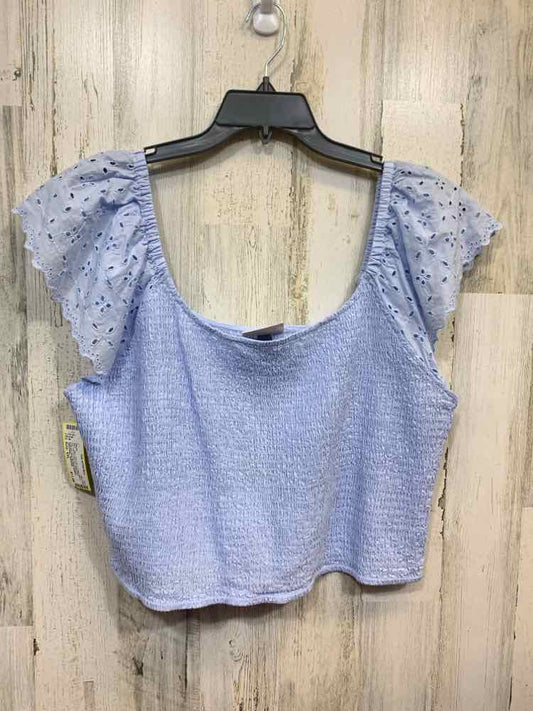 NWT UNIVERSAL THREADS/EYELET LACE SLEEVE DESIGN CROPPED TANK