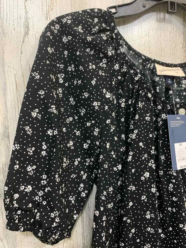 NWT UNIVERSAL THREADS Tops Size XS BLACK/WHITE Floral 3/4 SLEEVE /BUTTON DOWN WI