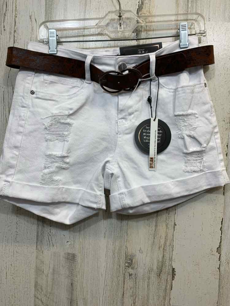 NWT Size 15/16 DOLLHOUSE BOTTOMS White SHORT Shorts/FRAYED W/ CUFF & BELT