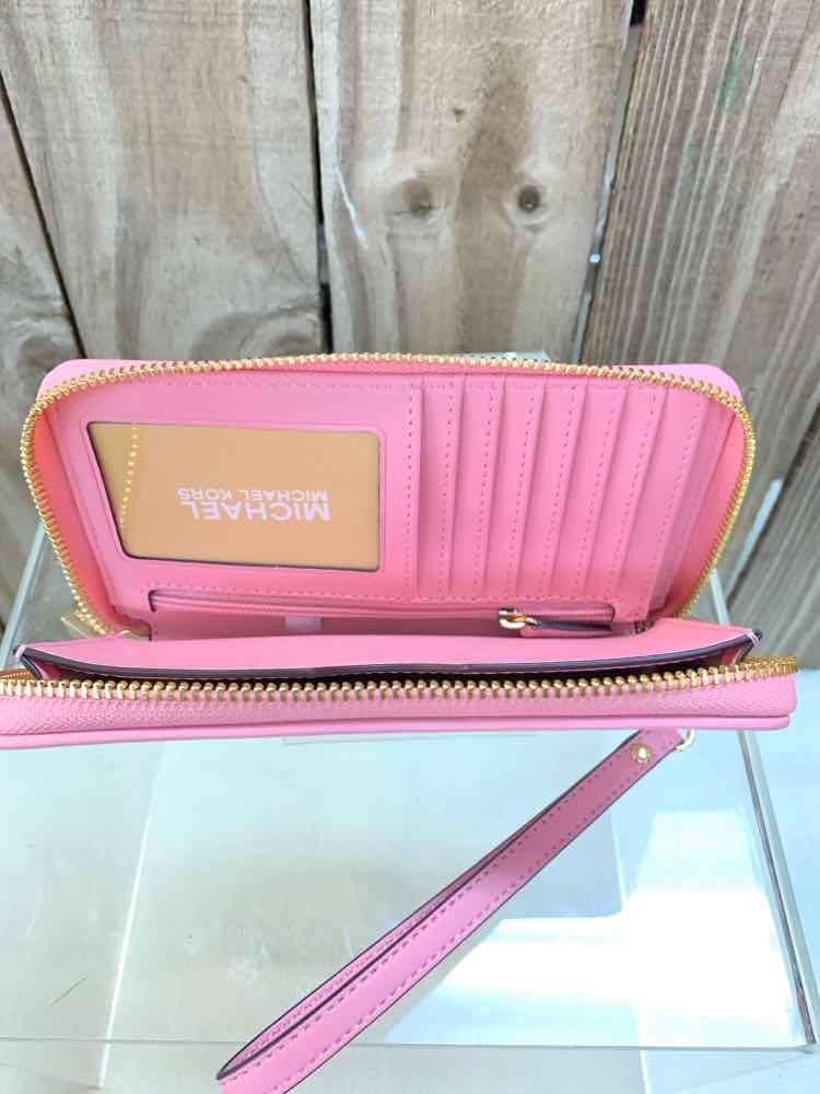 NWT Designer Handbags Pink Wallet