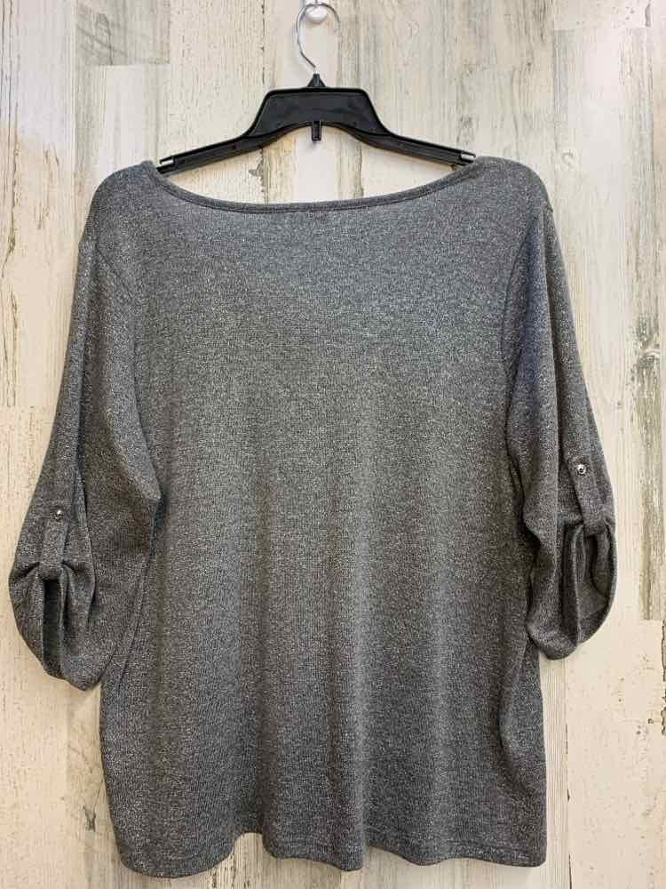 PRE-OWNED KIM ROGERS PLUS SIZES Size 1X Silver 3/4 SLEEVE TOP/SPARKLY V-NECK