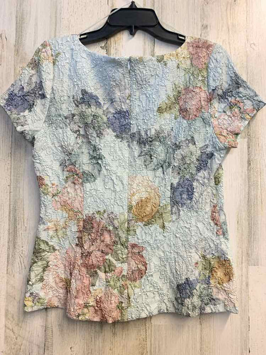 PRE-OWNED ADRIANNA PAPELL Tops Size M LIGHT BLUE Floral SHORT SLEEVES TOP