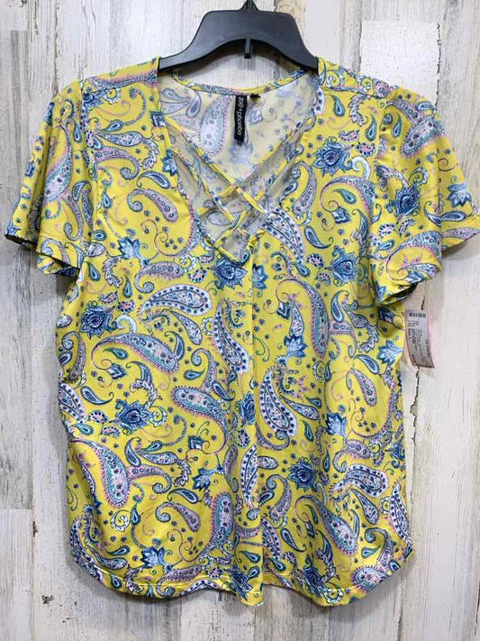 PRE-OWNED ZOE + PHOEBE Tops Size L BLU/YLW Paisley SHORT SLEEVES Blouse