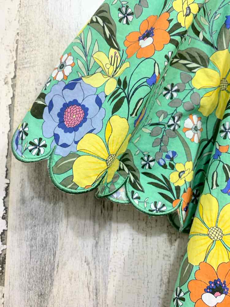 PRE-OWNED AVARA Tops Size M PASTEL GREEN/YELLOW/BLUE/ORANGE/WHT Floral Blouse/FL