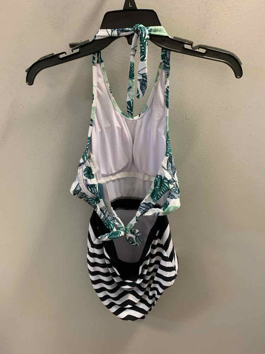 CUPSHE Swimwear Size M WHT/BLK/GRN Floral Swimsuit