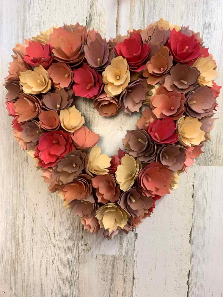 Holiday Item/14" PINK/BEIGE/YELLOW WOOD CURL WREATH