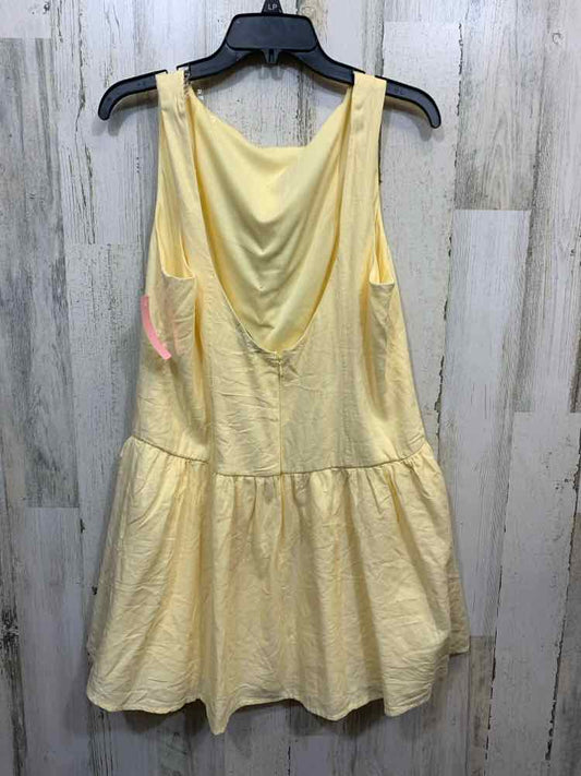 PRE-OWNED WILD FABLE Dresses and Skirts Size XL PASTEL YELLOW Solid Dress/PASTEL