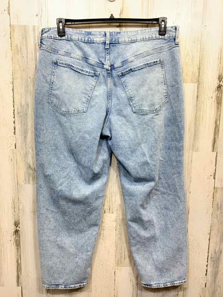 PRE-OWNED Size 20 OLD NAVY PLUS SIZES WASHED BLUE Jeans