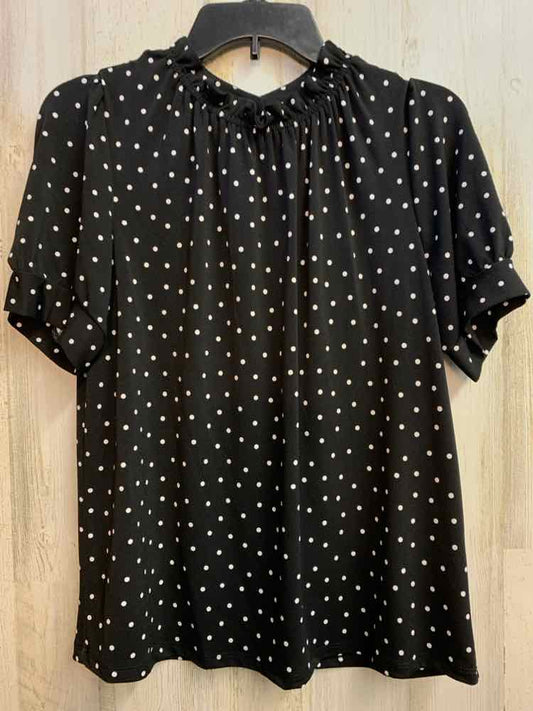 NWT ADRIANNA PAPELL Tops Size M BLK/WHT Polka Dot SHORT SLEEVES TOP