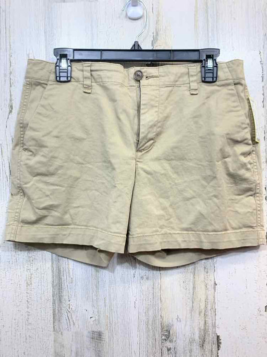 PRE-OWNED Size 6 GAP BOTTOMS Khaki Solid Shorts