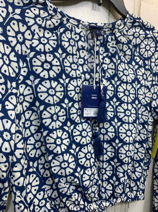 NWT ROLLER RABBIT Tops Size S BLUE/WHT CROP Blouse/3/4 SLEEVES TIE DETAIL