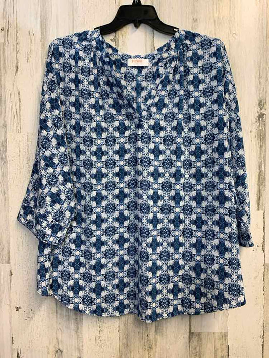 RENEE C. PLUS SIZES Size 3X BLU/WHT SPANISH TILE BAT SLEEVES TOP