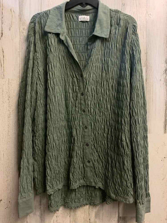 PRE-OWNED WONDERLY Tops Size XL Green LONG SLEEVES TOP/BUTTON UP TOP W/COLLAR