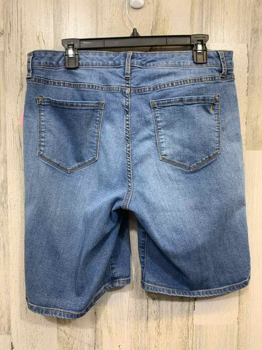 PRE-OWNED Size 12 VINTAGE AMERICA BOTTOMS Blue Shorts