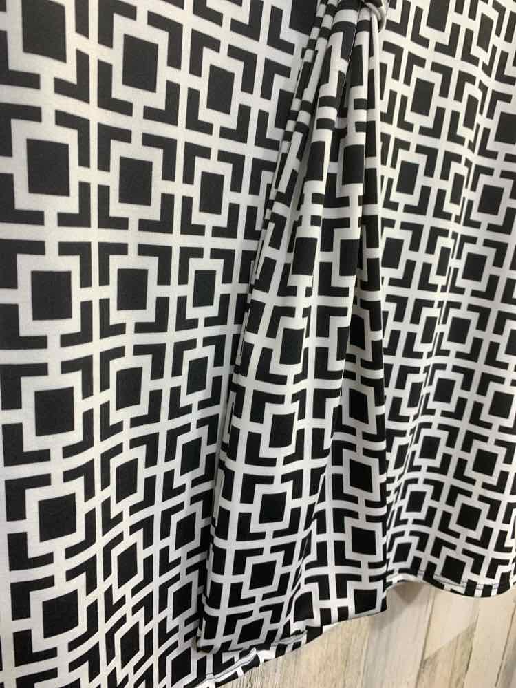 NWT JM FLEURETTE/SLEEVELESS CHAIN LINK PATTERN DRAPED V-NECK W/ TIE
