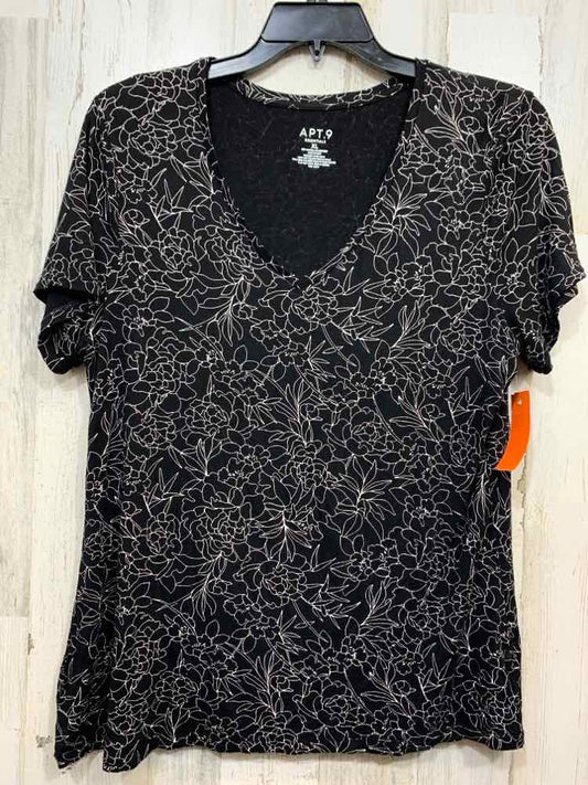PRE-OWNED APT. 9 Tops Size XL BLK/WHT Floral VNECK Blouse