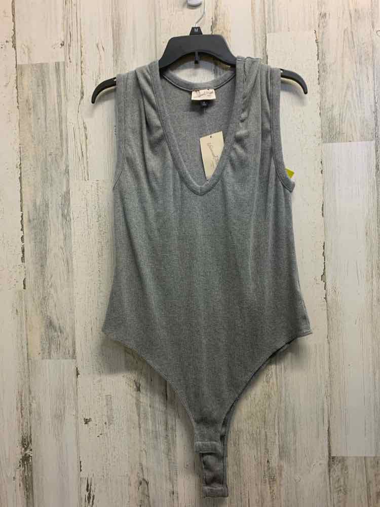NWT UNIVERSAL THREADS Tops Size XL Gray RIBBED BODY SUIT Shirt/GRAY DEEP CUT V-N