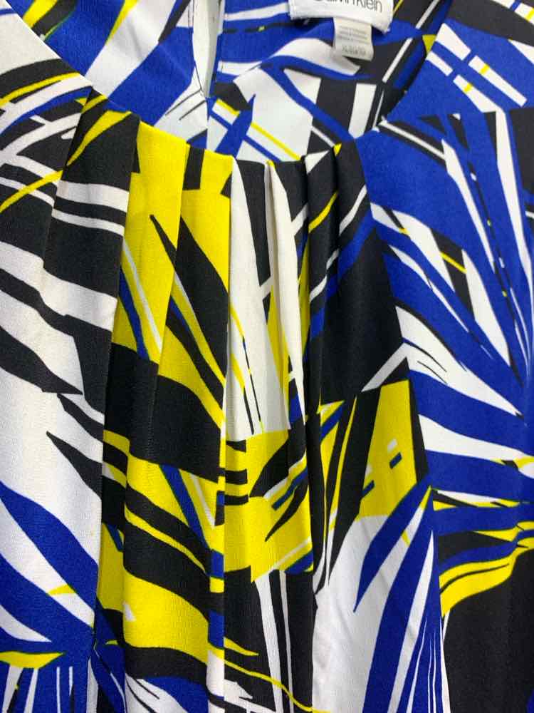 PRE-OWNED CALVIN KLIEN Tops Size XL BLK/WHT/BLU/YLOW ABSTRACT SLEEVELESS Blouse