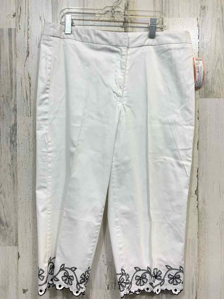 PRE-OWNED Size 27 KIM ROGERS BOTTOMS WHITE/BLACK CAPRI