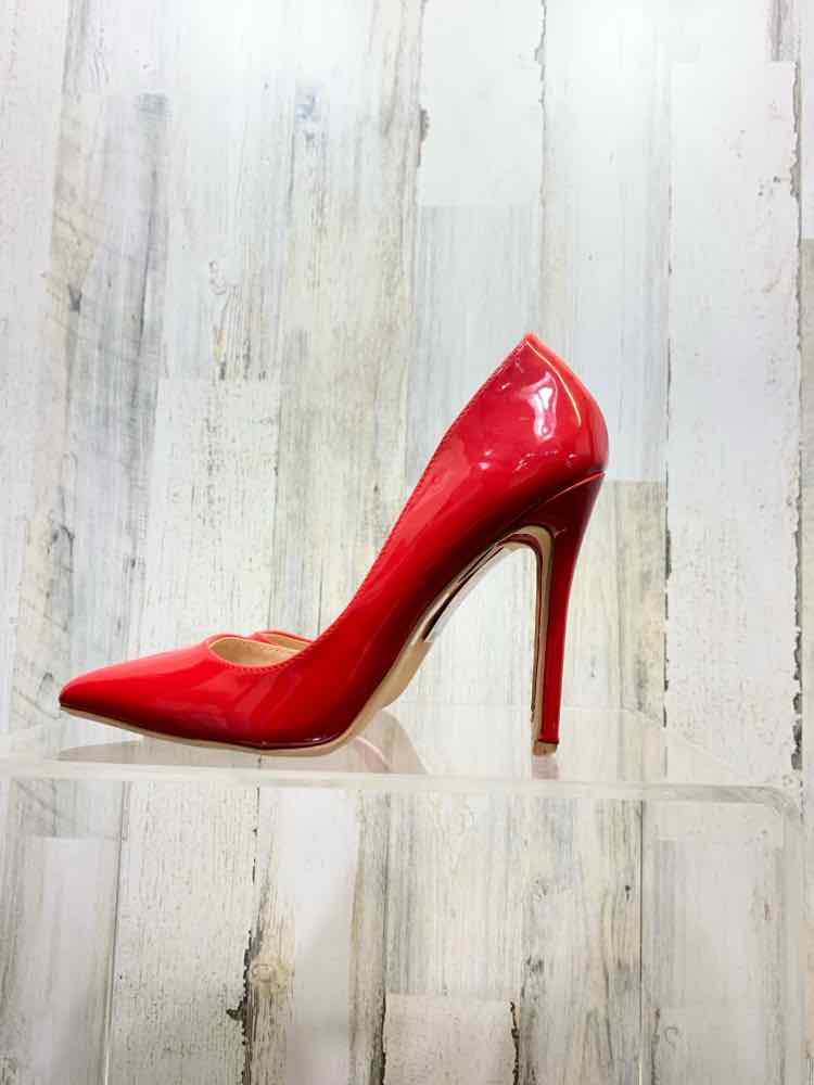 PRE-OWNED FASHION NOVA SHOES Shoe Size 7.5 Red Solid POINTED TOE Stiletto/RED PO