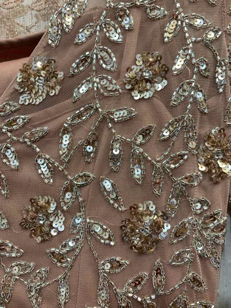 PRE-OWNED AIDAN MATTOX Dresses and Skirts Size 0 BLUSH 3/4 LENGTH /BEADED  W/BAC