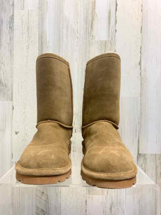 PRE-OWNED TAN Size 10 Shoes/BEARPAW SHORT 8" SHAFT CLASSIC SUEDE BOOT