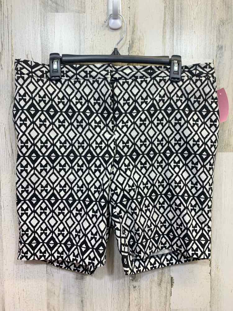PRE-OWNED Size 14 MARIO SERRANI BOTTOMS BLACK/WHITE DIAMONDS SHORTS Shorts