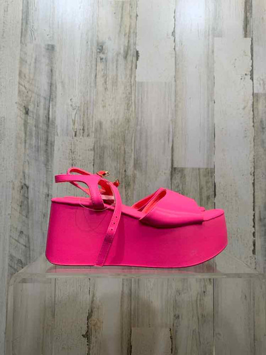 PRE-OWNED BERNESS SHOES Shoe Size 8 HOT PINK Solid PLATFORM Sandals/HOT PINK WED