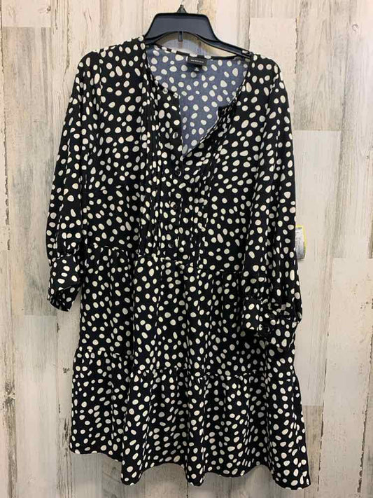 PRE-OWNED WHO WHAT WEAR Dresses and Skirts Size XL WHT/BLACK Polka Dot Dress