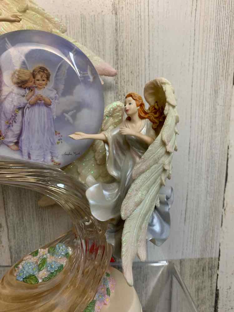 SANDRA KUCK HOME DECOR/"AN ANGEL'S KISS"