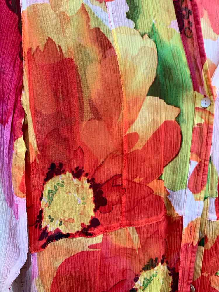 PRE-OWNED CHICO'S Tops Size 1 RED/PINK/YLLOW/GRN/ORNGE Floral BUTTON UP Blouse/F