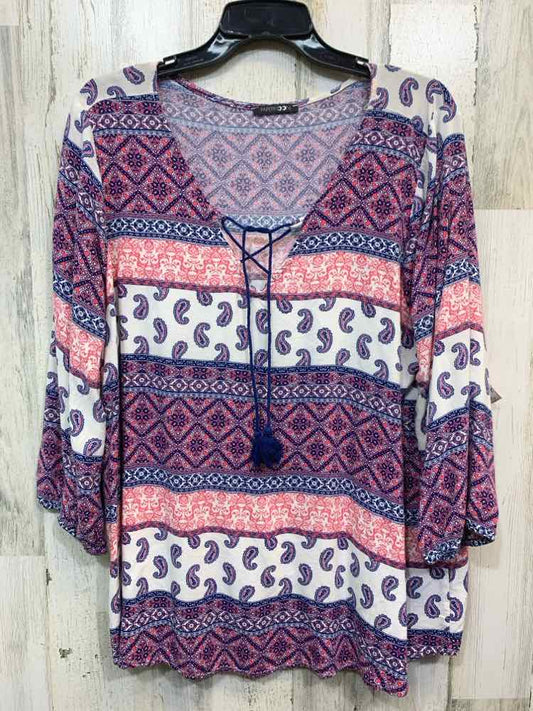 PRE-OWNED PAPERMOON PLUS SIZES Size 1X WHT/BLU/FUSCH/TURQ FLORAL/PAISLEY Blouse