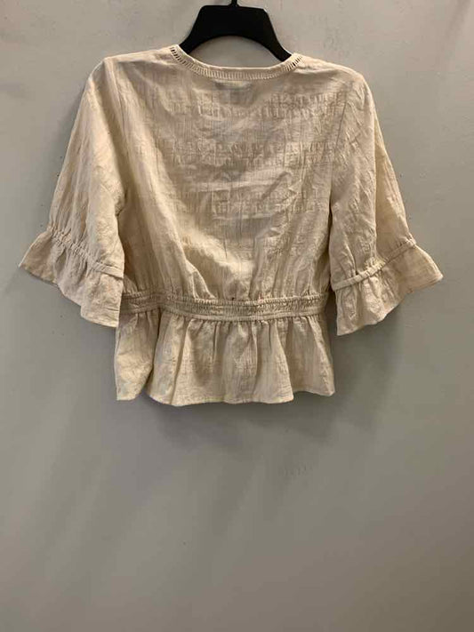 EXPRESS Tops Size M Beige SHORT SLEEVES TOP