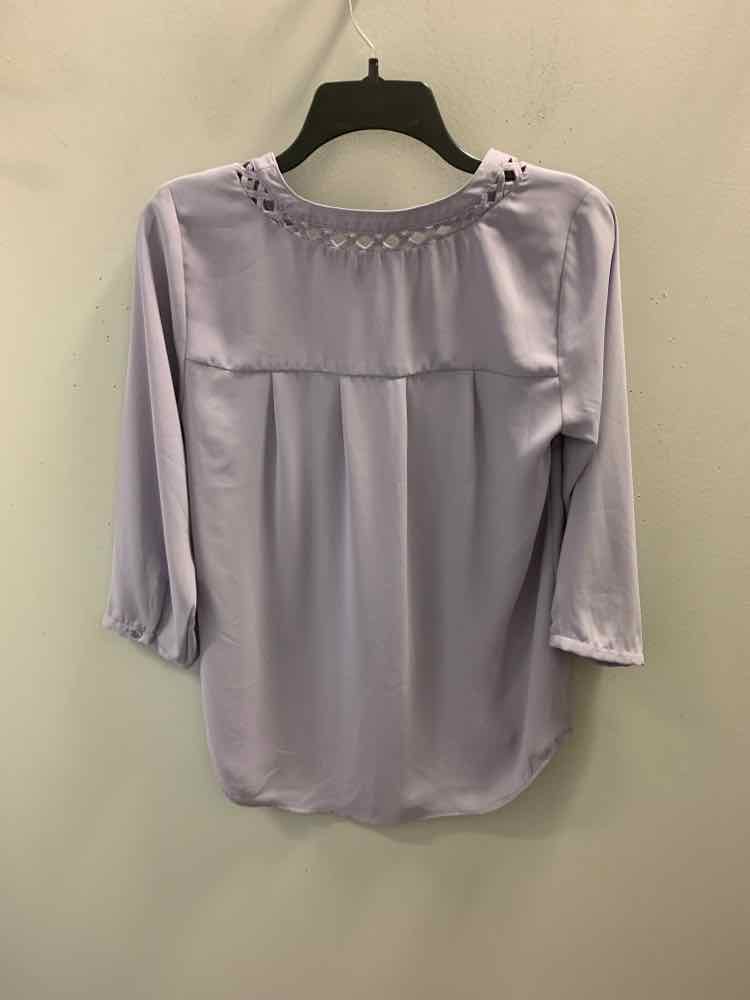 LIMITED Tops Size S Lavender 3/4 LENGTH TOP