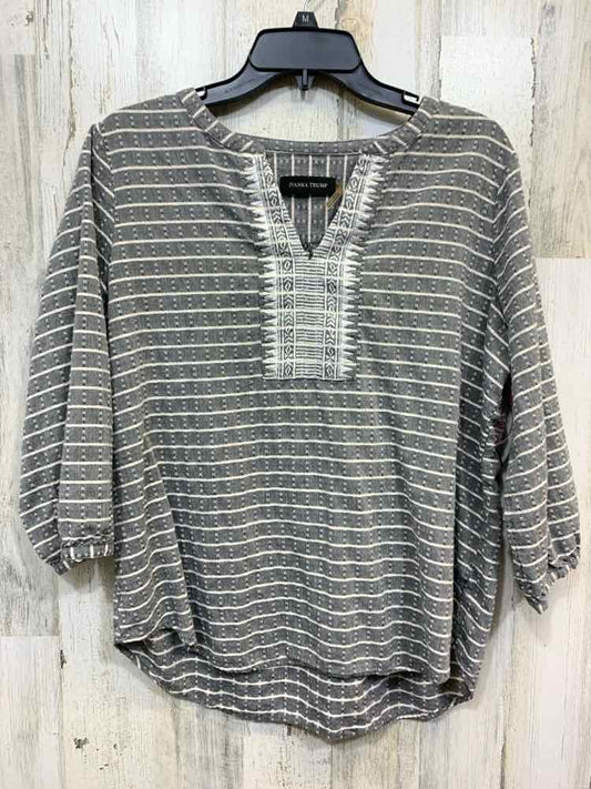 PRE-OWNED IVANKA TRUMP Tops Size L GRAY/BGE TRIBAL TUNIC Shirt/TRIBAL PATTERN 3/