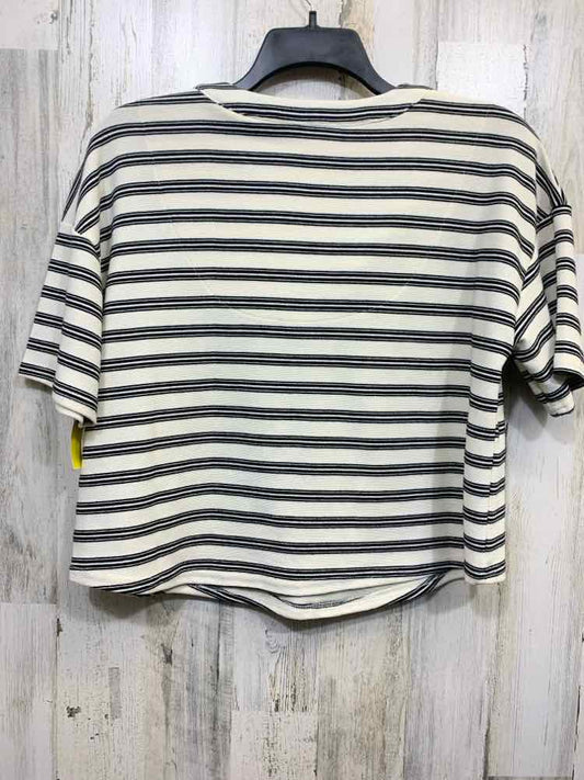 NWT BLU PEPPER Tops Size L WHT/BLK Stripe SHORT SLEEVESV NECK W/BUTTONS/P Blouse