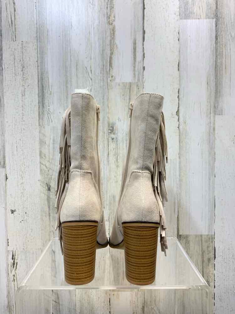 PRE-OWNED SODA SHOES Shoe Size 8.5 Cream FRINGE BOOT Boots/CREAM MID-CALF BLOCK