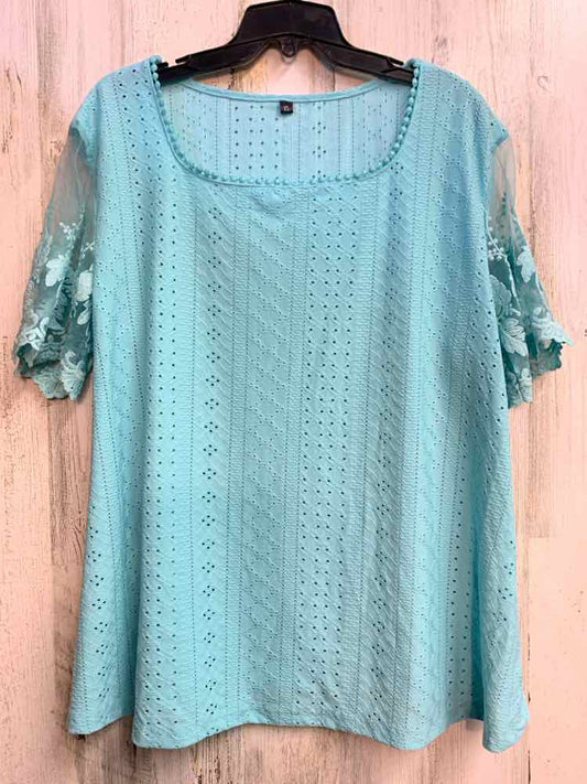 PRE-OWNED Tops Size XL LIGHT BLUE SHORT SLEEVES TOP