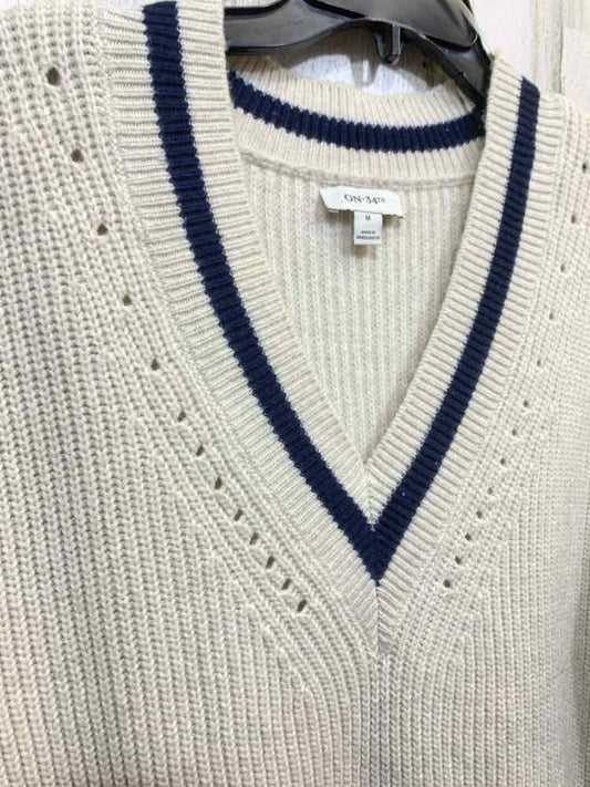 NWT ON 34TH Size M Tops CREAM RIB KNIT LONG SLEEVES V NECK W/NVY TRIM SWEATER