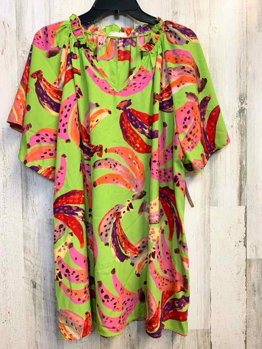 PRE-OWNED ENTRO PLUS SIZES Size 2X GREEN/MULTI-COLOR BANANAS SHORT SLEEVES TOP